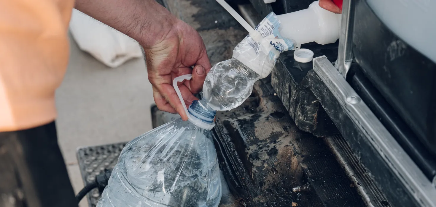 90 Prozent der befragten Kinder und Jugendlichen geben an, dass sie nur unter Schwierigkeiten Zugang zu an sauberem Trinkwasser haben.