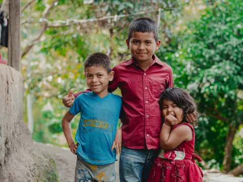 Drei Kinder aus Honduras