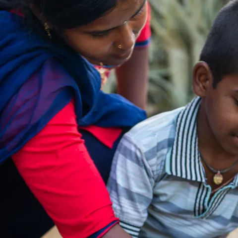 Anuradha aus Indien in einem World Vision Bildungszentrums