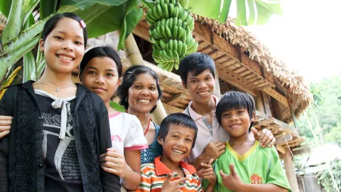 Patenkind aus Vietnam mit seiner Familie