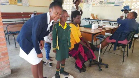 Medizinische Versorgung in Simbabwe dank Patenschaften, die durch World Vision vermittelt wurden